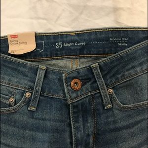 Levi’s Curve w25 l32 skinny jeans